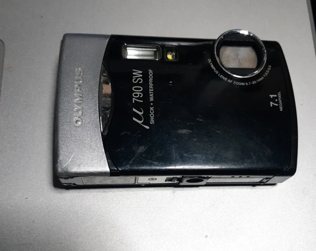 Olympus MJU 790 SW 7.4 MP Compact Digital Camera 2.5” 3x Zoom working.