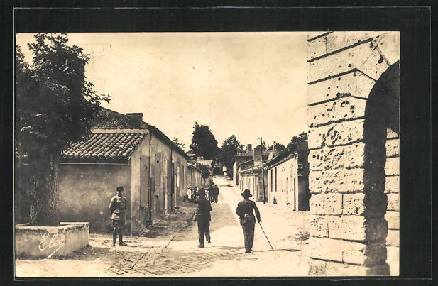 CPA Blaye, la Citadelle et Rue Montmirail