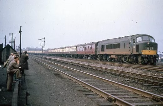 Colour Rail slide DE 1769 of D39 BR class 45 Peak diesel loco