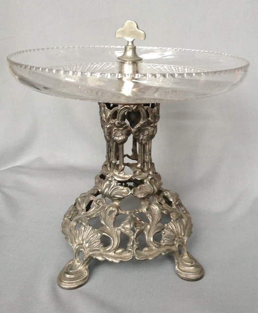 Pieza central Art Nouveau francesa metal blanco y vidrio cortado exhibición comportamiento
