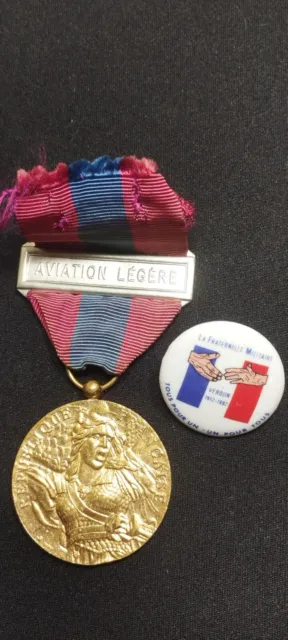 N19M) Médaille militaire défense nationale aviation + pins armée french medal