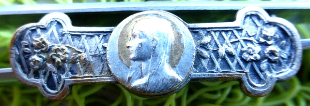 Broche Ancienne Métal Et Perles - Bébé Poupée Bavoir - Vintage