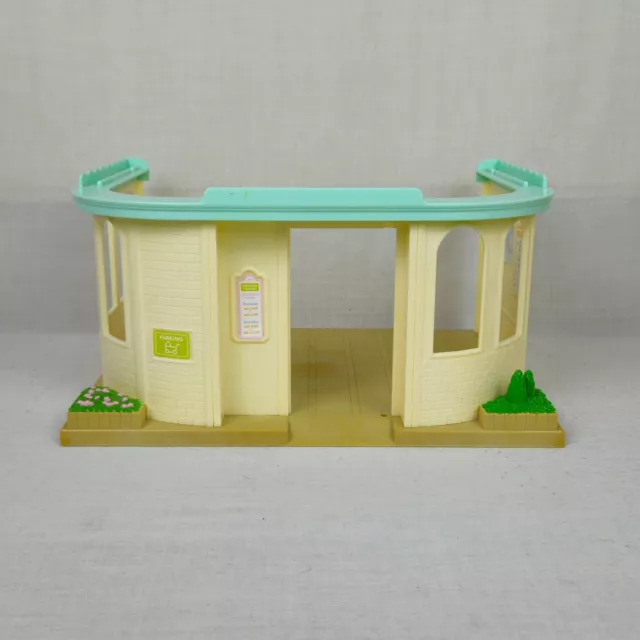 Sylvanian Families Country Clinic Building