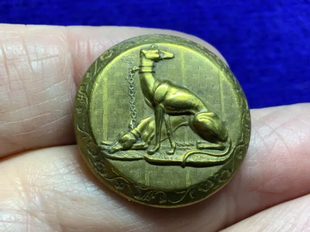 PAIR OF CHAINED GREYHOUND DOGS LARGE BRASS SPORTING BUTTON 27mm 1830-1850 rmdc