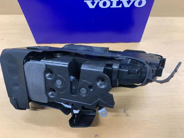 Used Left Front Door Lock Actuator For 2001-2009 Volvo S60, V70, XC70 – OEM 30784976, Tested