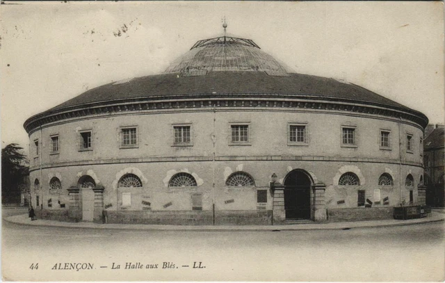 CPA ALENCON La Halle aux Blés (805721)