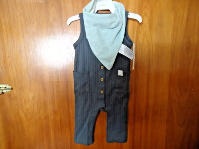" NWT " Carters Size 3M 2 Piece Set Gray / Multicolor Jumpsuit & Bandana Bib