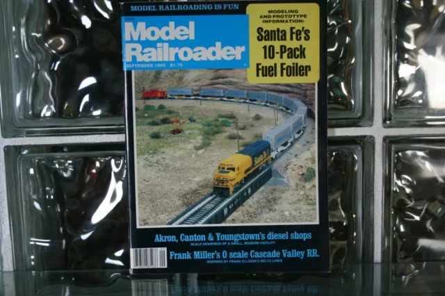 Model Railroader Magazine September 1982 - Santa Fe's 10-Pack...