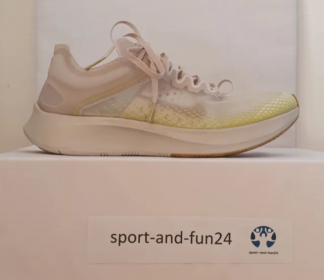 Nike Zoom Fly SP Fast Laufschuh AT5242-174 Hellbraun/Gold Gr. 40,5