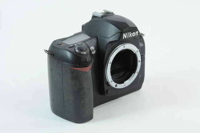 Nikon D70s 6.1MP Digital SLR Camera Body #G650