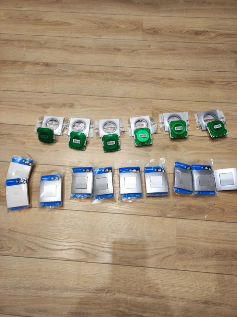 Lot de 2 prises de courant 2 pôles + terre Plexo LEGRAND référence