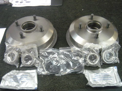 Ford Fiesta MK4 1.25 1.3 1.4 2000-2002 Rear Brake Drums Shoes & 2 Wheel Bearings Kit – E-approved – UK Made