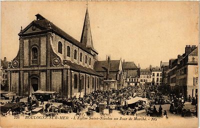 CPA AK BOULOGNE-sur-MER Église St-NICOLAS un Jour de Marché (376048)