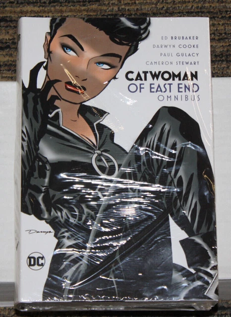 DC Catwoman of East End Omnibus - Ed Brubaker & Darwyn Cooke!  NEW SEALED UNREAD
