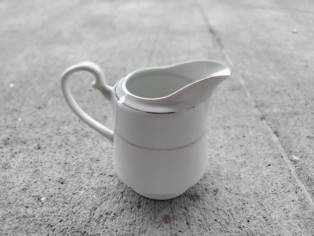 ROYAL MAJESTIC Fine China D'OR 8404 Pattern Creamer, White/Gold Trim, Pre-Owned!