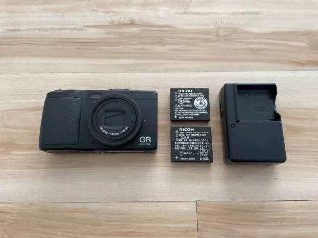 Ricoh GR Digital IV Camera, w/ 2 Batteries and Charger - VERY LOW SHUTTER COUNT!