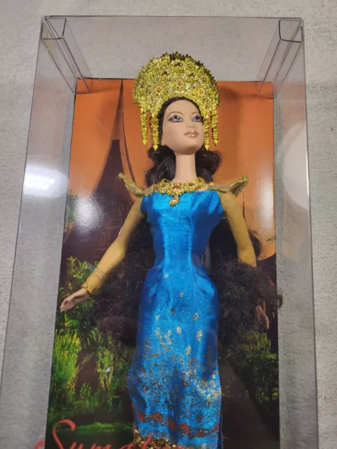 2007 Barbie Dolls of the World Sumatra Indonesia Pink Label Collector New