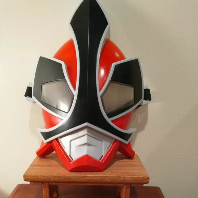 Hard to find POWER RANGER'S Samari MASK, RED, (BANDAI, 2011) used nice!