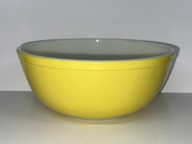Vintage Pyrex Primary Yellow #404 Nesting 4 Quart Large Mixing Bowl