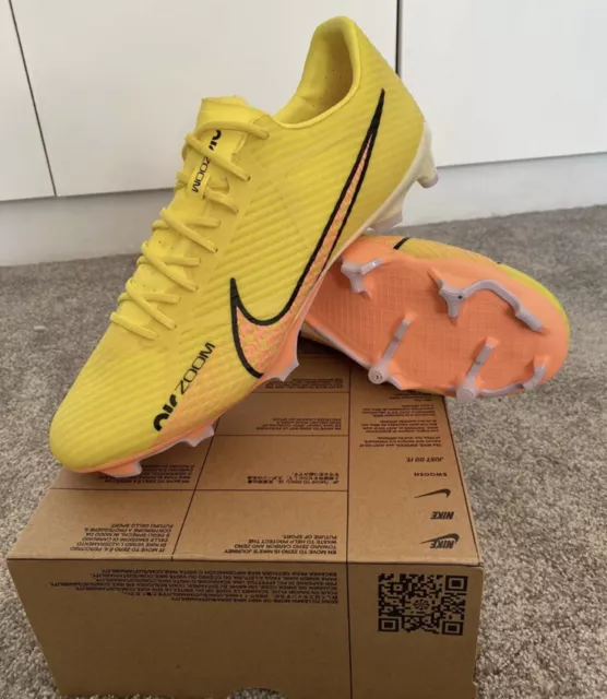 Mens  Nike Zoom Vapor 15 Academy FG/MG Size UK 10 Yellow BNIB