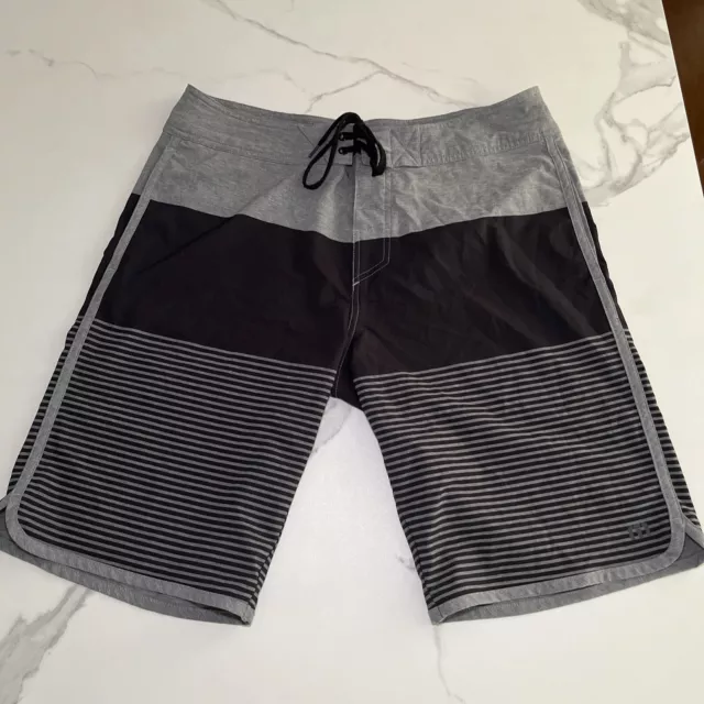 Travis Mathew Boardshorts Men’s Size 32 Gray/Black Swim Suit Drawstrings Trunks