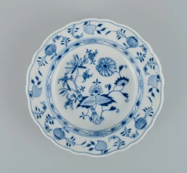 Meissen, set of three deep plates, hand painted, Blue Onion. Late 19th C. 3
