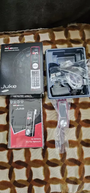 Samsung Juke SCH-U470  - Silver (Verizon) Cellular Phone