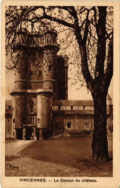 CPA Vincennes Le Donjon du chateau (1346929)