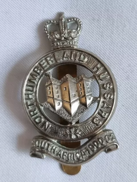 Northumberland Hussars Cap Badge QC All White Metal Slider maker GAUNT ANTIQUE.