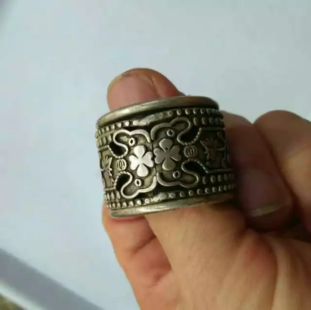 Chinese Old  style Tibet Silver hand-Carved floral designs Thumb Ring