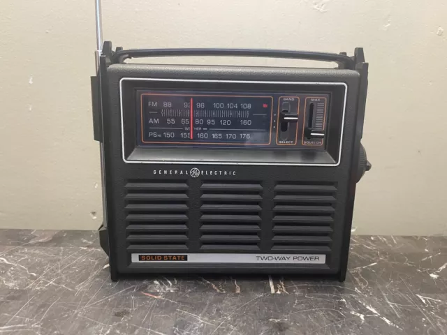Vintage General Electric AM/FM 15 Transistor Radio Leather Case P-975E -  Electronics