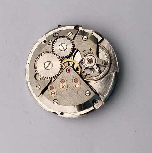 Mouvement De Montre AV 423 Pour Pièces - Balancier OK - Occasion