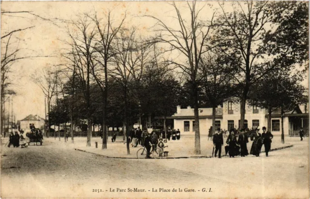 CPA Le Parc St-MAUR Place de la Gare (869616)