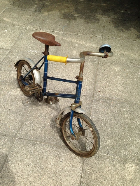 Ancien Petit Vélo D'enfant Vintage - Trouvé En Grenier - état D'origine