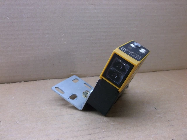 E3A2-DS70M4D Omron Photoélectrique Capteur Interrupteur E3A2DS70M4D