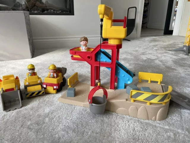 ELC Happyland Construction Building Site Set Figures and Vehicles.