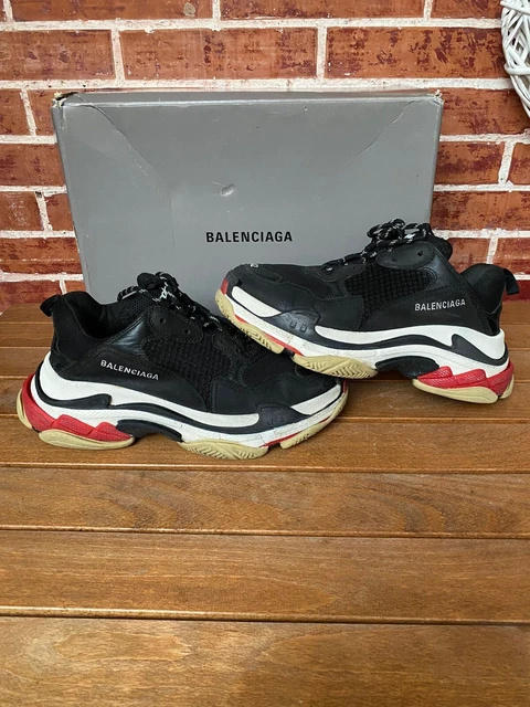 BALENCIAGA TRIPLE S size 42 oversize 43 original with labels and 