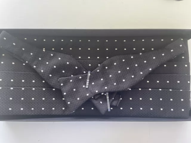 David Donahue Black and White  Silk Cummerbund and Bow Tie Set USA   EUC