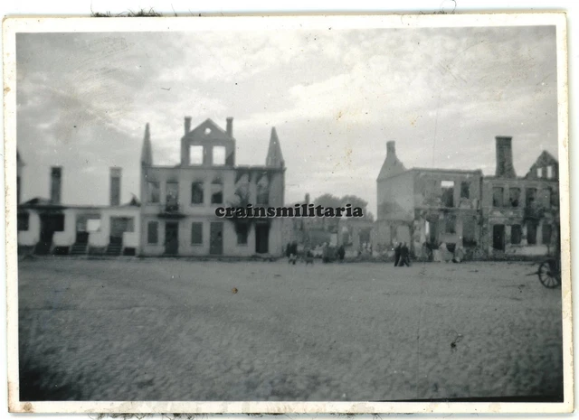 Orig. Foto zerstörtes Dorf nach Kampf 20.ID in Polen 1939