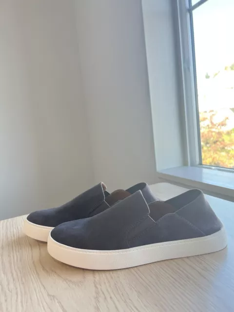 Steve Madden Womens Gray Faux Suede Slip On Sneakers Shoes - size 8
