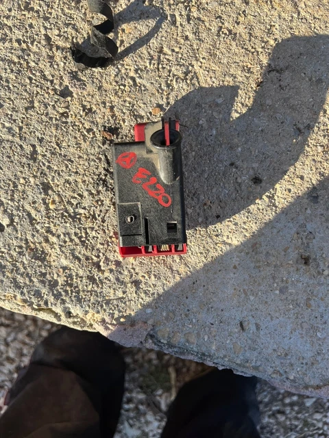 Clip De Fixation Pour étagère/tableau De Bord/boîte à Gants Ford Focus MK2 - Pièce De Rechange Neuve Clip De Fixation Pour étagère/tableau De Bord/boîte à Gants Ford Focus MK2 - Pièce De Rechange Neuve