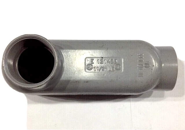E121488 Conduit Outlet Body 1-1/4" With 1-1/4" & 1-1/2" Cover With Gasket Alum