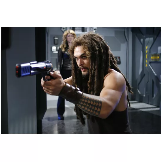 Stargate Atlantis Jason Momoa as Ronon Dex Aiming Gun 8 x 10 Inch Photo