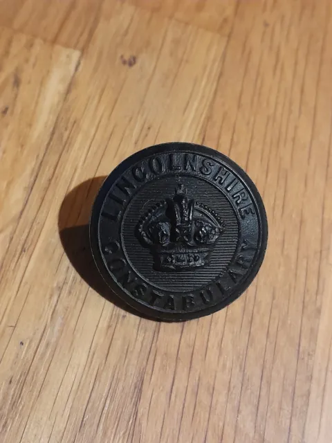 Obsolete Police  button Lincolnshire Constabulary KC early 1900's 24 mm Horn