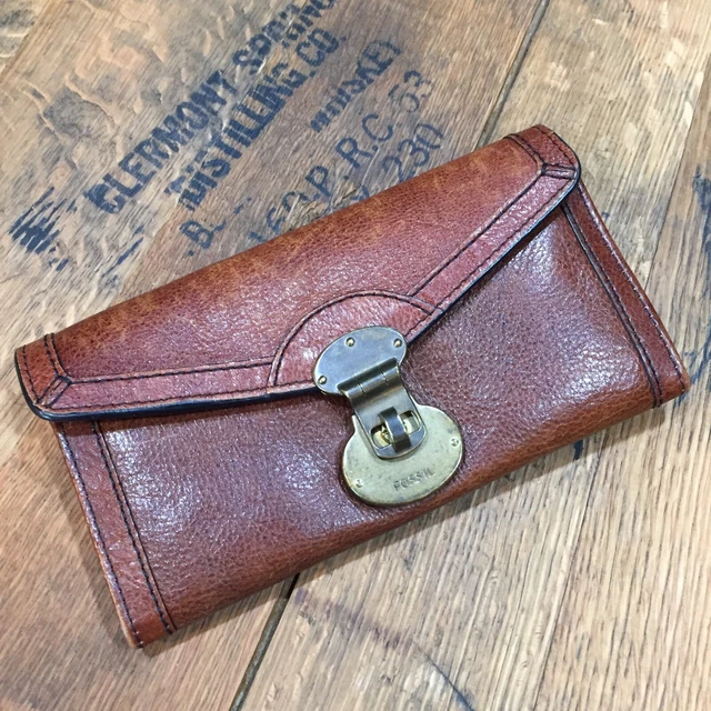 Fossil VRI Vintage Revival Turnlock Leather Clutch Wallet Billfold Fossil VRI Vintage Revival Turnlock Leather Clutch Wallet Billfold