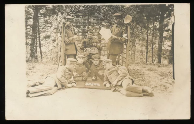 Foto AK - Soldaten "Skat Club" Frankreich - 1.WK