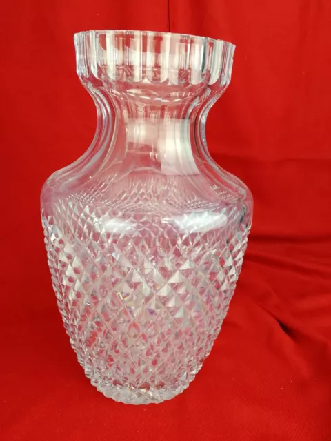 Baccarat Très  Grand Vase en Cristal Taillé Bleuté Très Clair  , Ancien XIX
