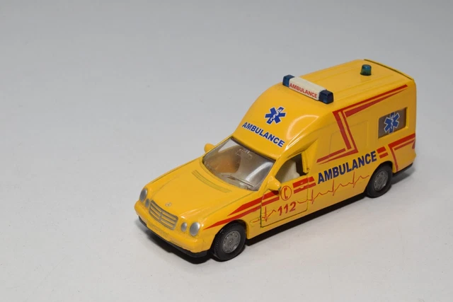 Miniature Siku Mercedes Binz 260 E Ambulance - Jaune - Échelle 1/55 Env.