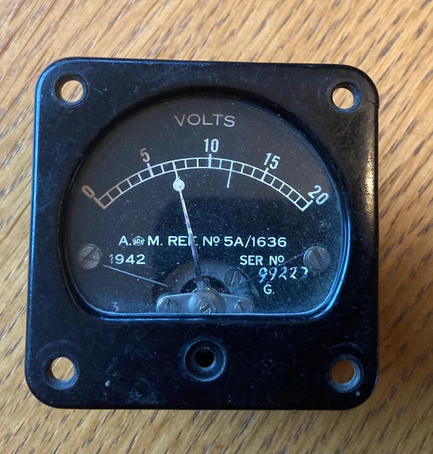 WW2 1942 DATED RAF SPITFIRE VOLTMETER 5A/1636 used WW2 1942 DATED RAF SPITFIRE VOLTMETER 5A/1636 used