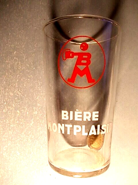 Des verres de bière en PNG, un vase à boire dessiné | Image Premium